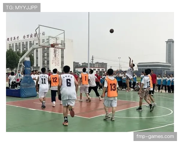 Son训练场挥汗如雨，职业精神点燃全队争胜斗志