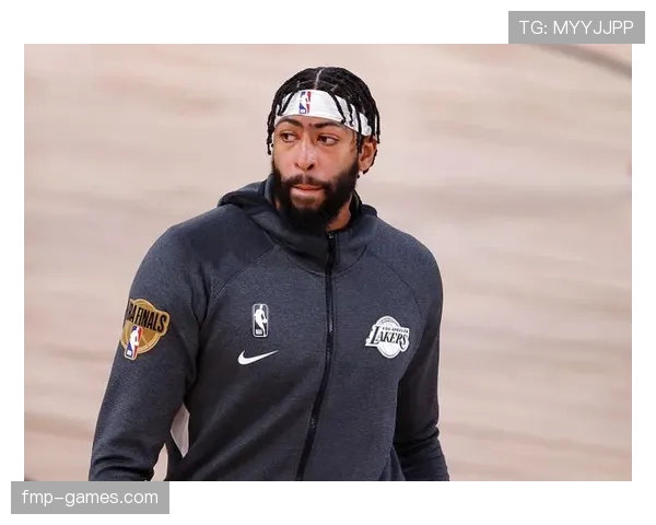 Osimhen续约细节曝光:薪资大幅上涨,确立球队新核心地位 Osimhen续约细节曝光:薪资大幅上涨,确立球队新核心地位