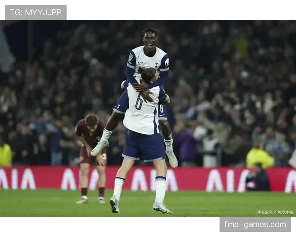 伯恩利成功升超重返英超，球迷期待球队再创佳绩