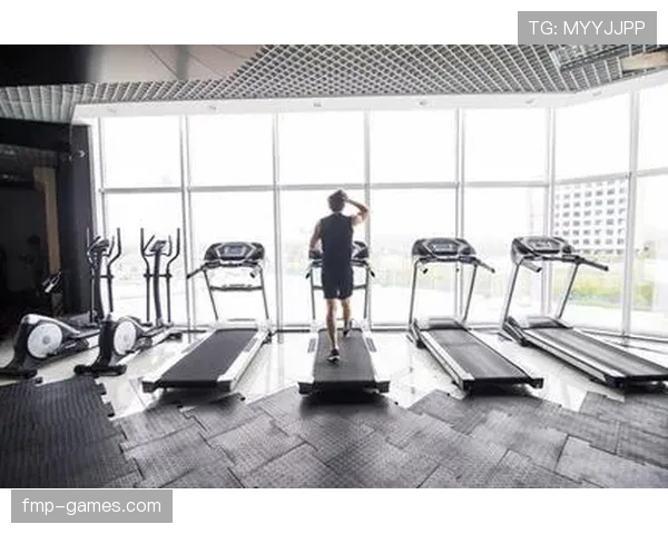 蔡赟家里那一排跑步机到底摆给谁用，真不是一般人能做到这生活节奏