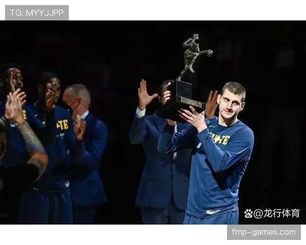 库珀·弗拉格挡拆制造错位提升球队效率压制约基奇